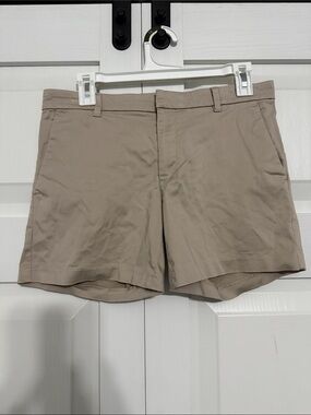 Banana Republic Khaki Avalon Shorts • Size 4